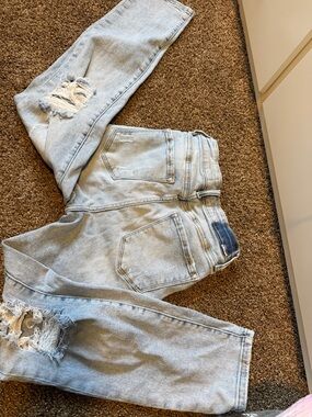 Risen Light Wash Distressed Women’s Jeans